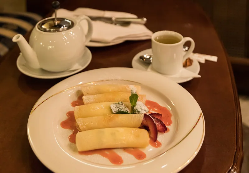 Блины с клубникой