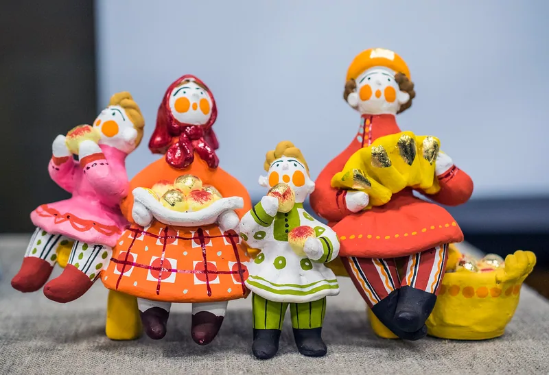 Дымковская игрушка работы Ольги Головиной, Киров
