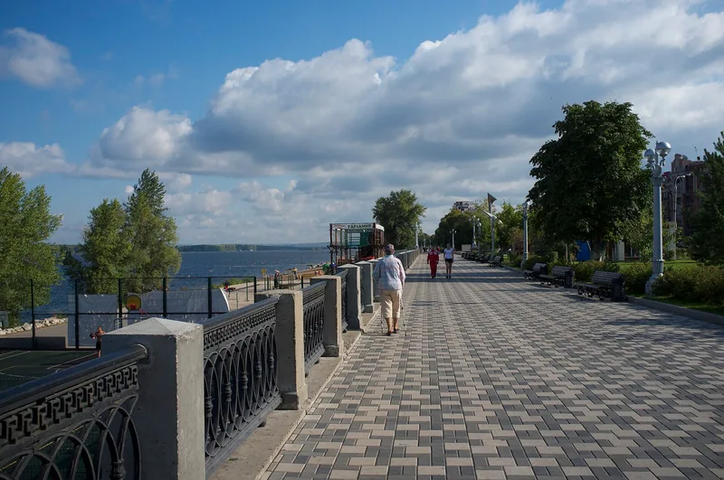 Волжская набережная в Самаре, август 2015 года