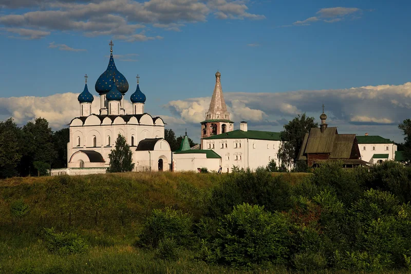 Богородице-Рождественский собор Суздальского кремля вечером