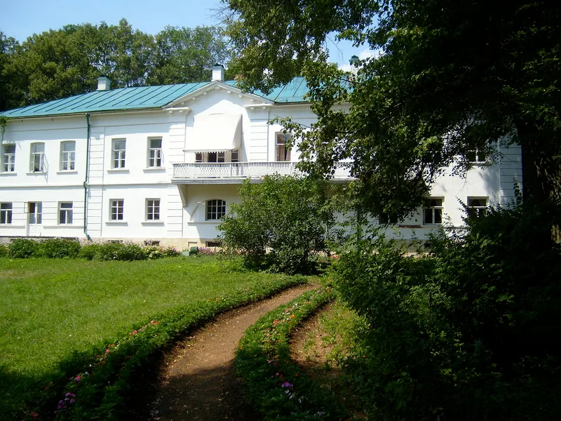 Дом Льва Толстого в Ясной Поляне, июль 2010 года